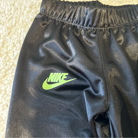 Bundle of 2 Nike Coordinating Outfits Girl’s Size 18 Mo Long Sleeve Shirt/Pants - Picture 15 of 16